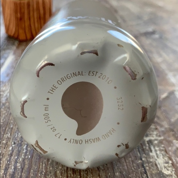 Swell water bottle - Picture 2 of 7